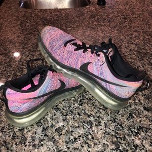 Nike flyknit max running shoes